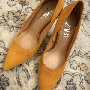 Zara Yellow and Orange Suede Pointed Toe Heels